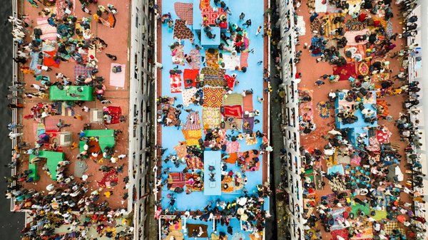 Pourquoi choisir un coussin en velours pour votre intérieur